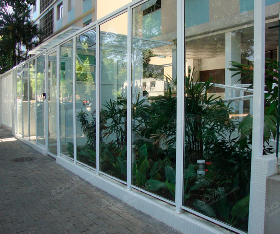 Fechamento de área em Alumínio